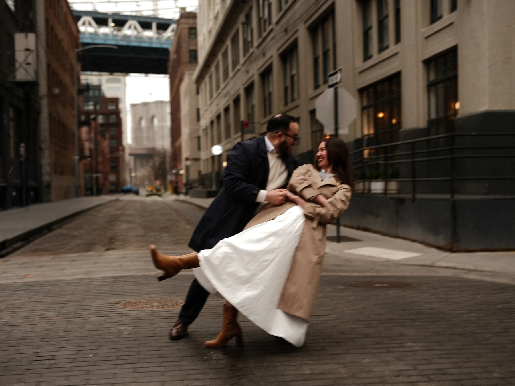 Aurelle couples photography in DUMBO, Brooklyn
